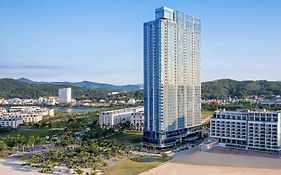 A La Carte Hạ Long Sea View Apartment - Comfortable Stay